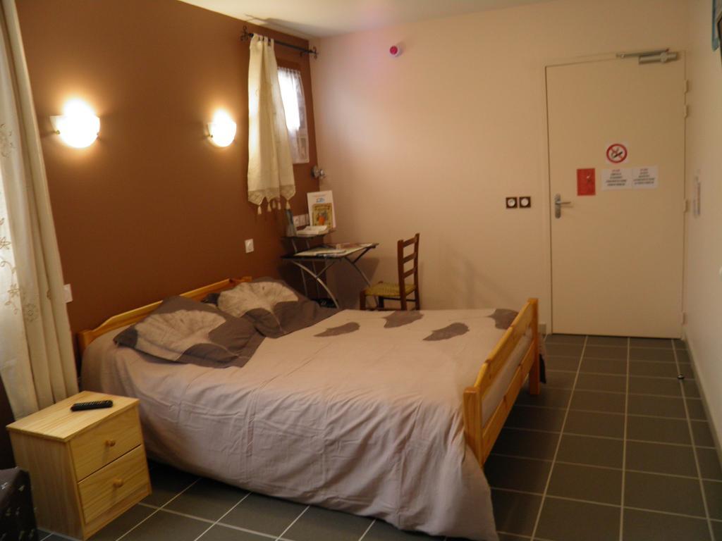 Auberge Des Pyrenees Sainte-Marie-de-Campan Zimmer foto
